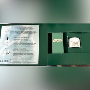 La Mer sample set.
